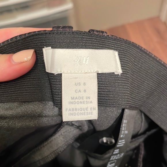 H&M flattering dress pants - Picture 2 of 3
